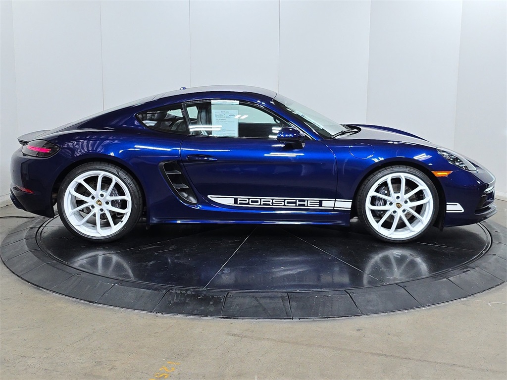 2024 Porsche Cayman photo 6