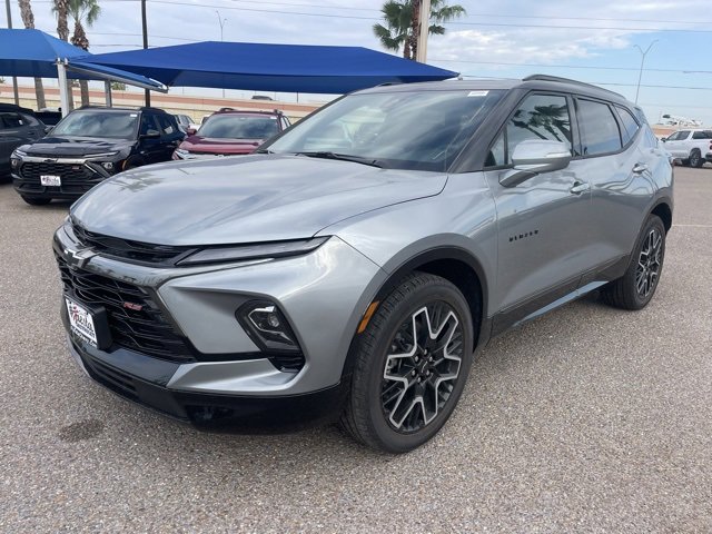 2025 Chevrolet Blazer RS photo 2
