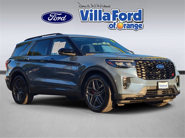 2025 Ford Explorer ST's photo