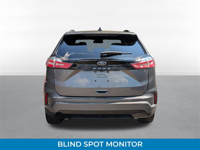 2022 Ford Edge ST photo 3
