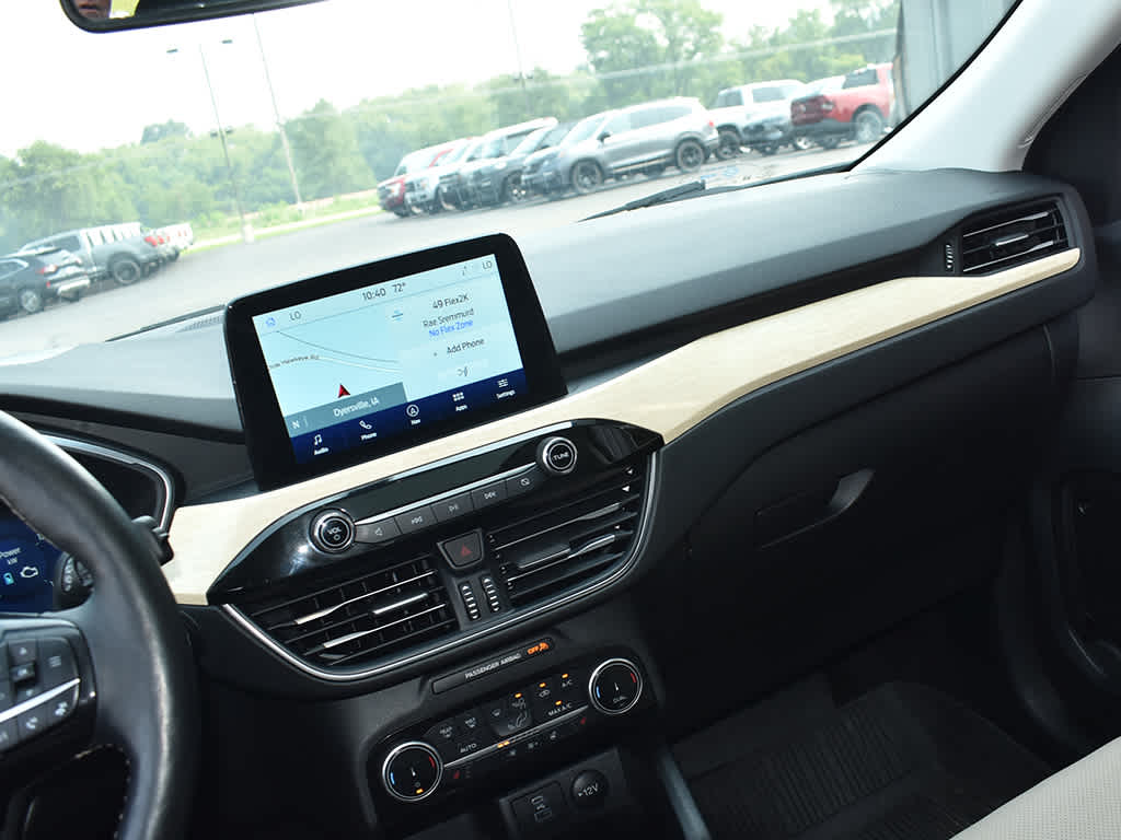 2022 Ford Escape Titanium Hybrid photo 14