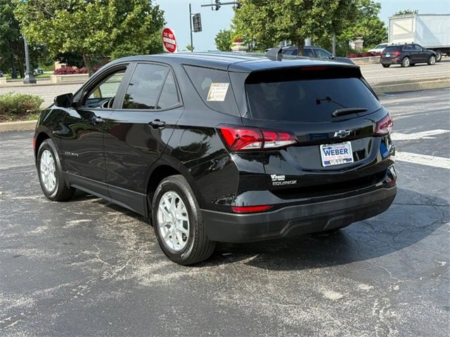 2022 Chevrolet Equinox LS photo 3