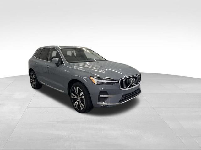 2023 Volvo XC60 B5 Plus photo 3