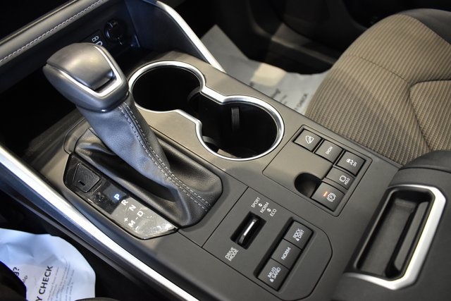 2024 Toyota Highlander LE photo 19