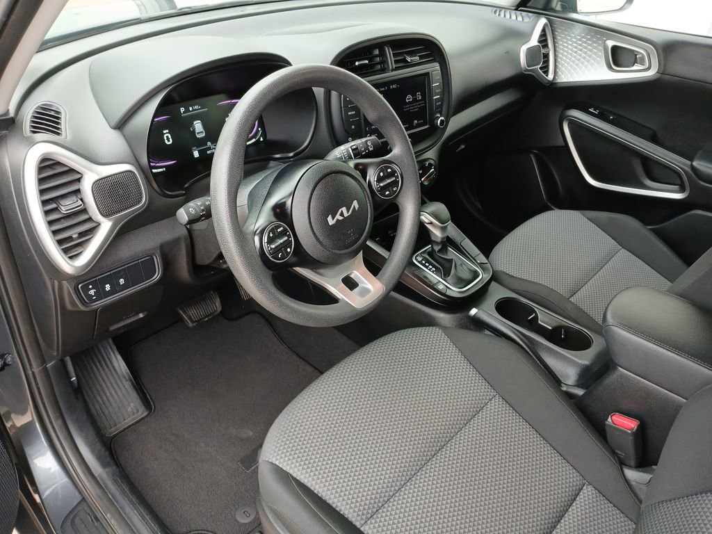 2023 Kia Soul LX photo 4