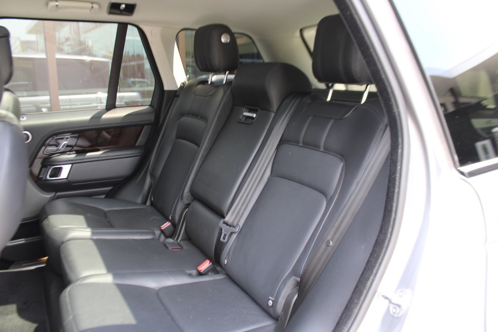 2020 Land Rover Range Rover HSE photo 29