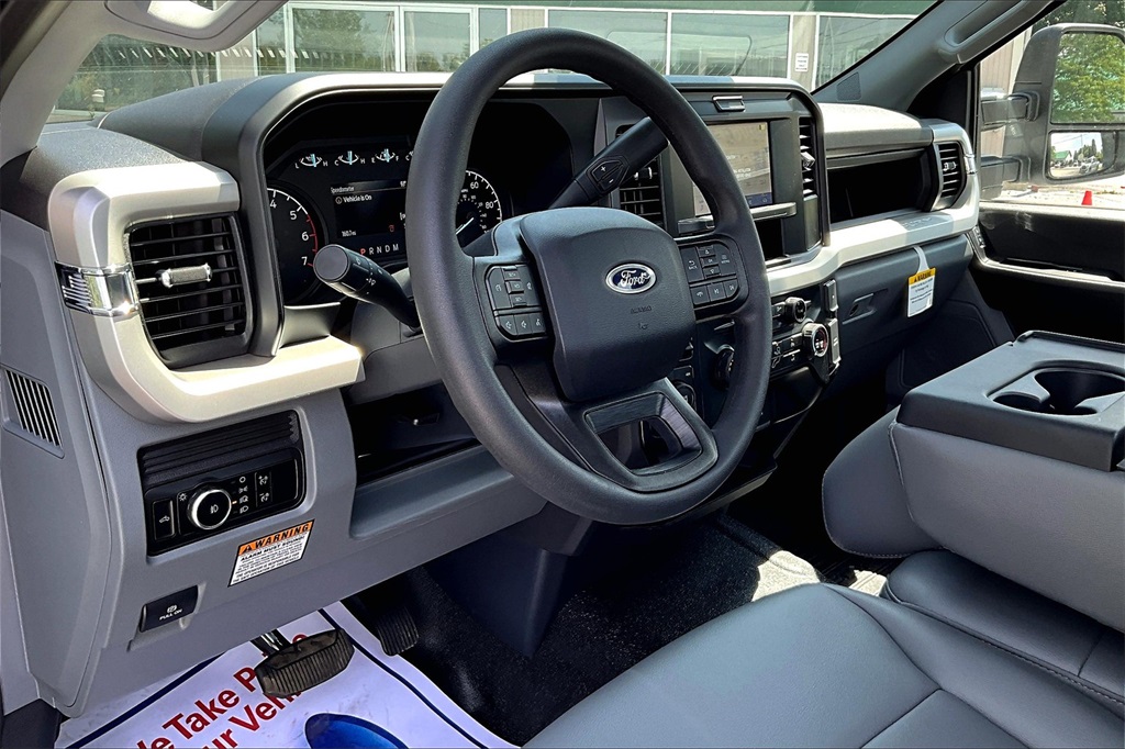 2025 Ford F-250 XL photo 8