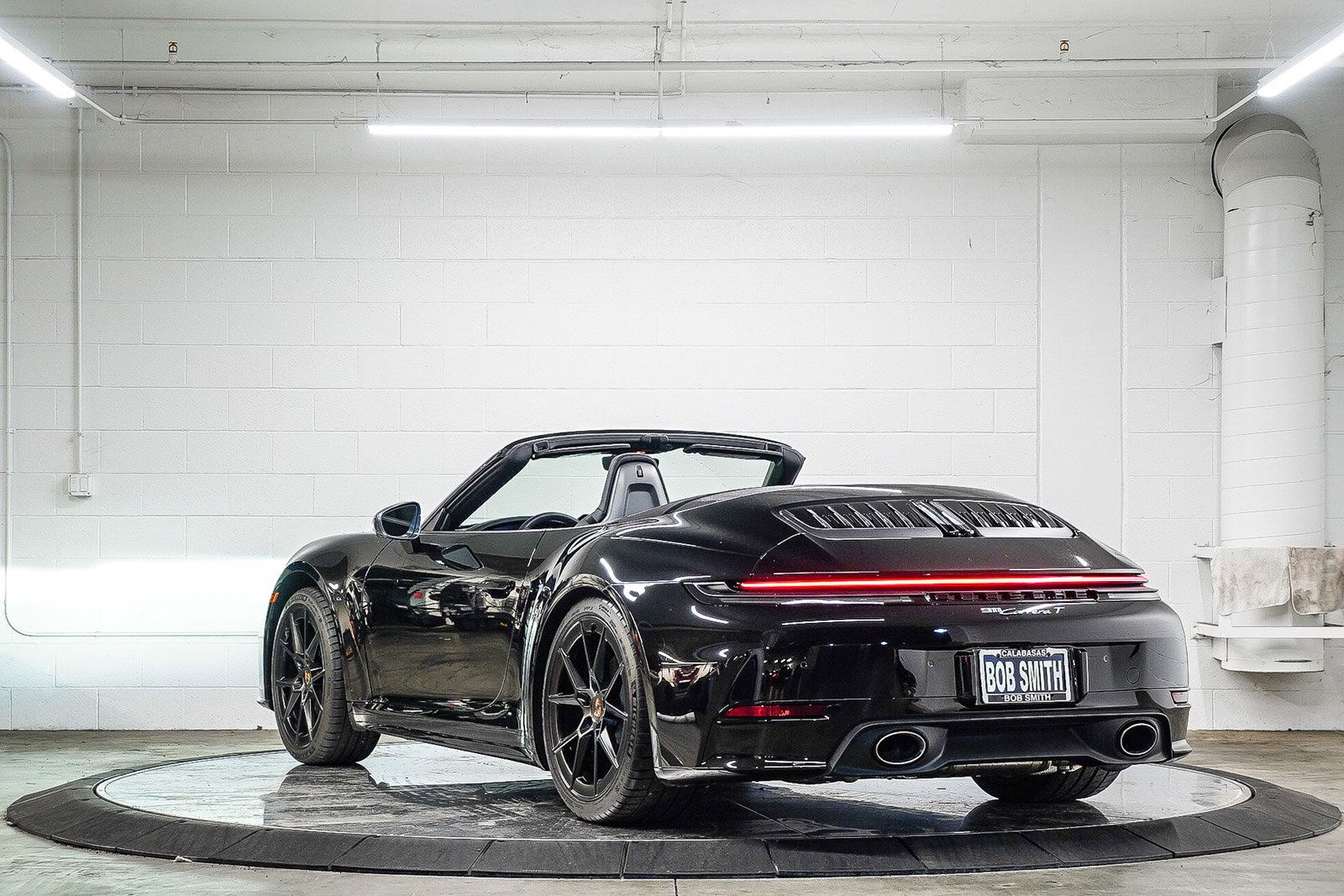 2025 Porsche 911 Black Edition photo 4