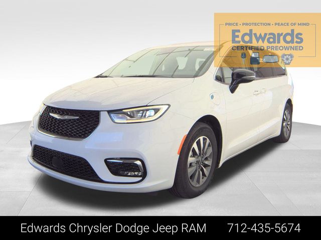 2024 Chrysler Pacifica Limited's photo