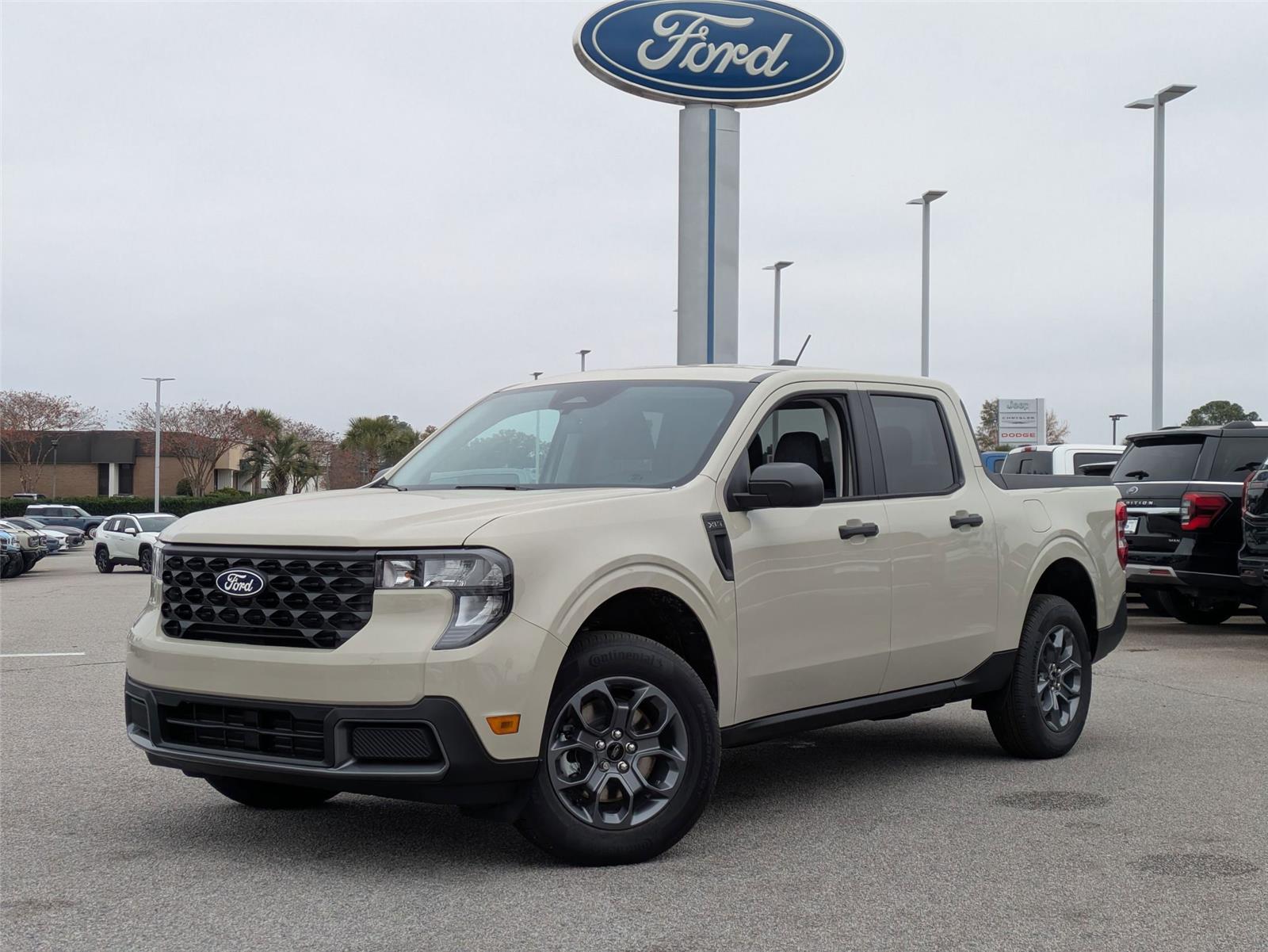 2025 Ford Maverick XLT's photo