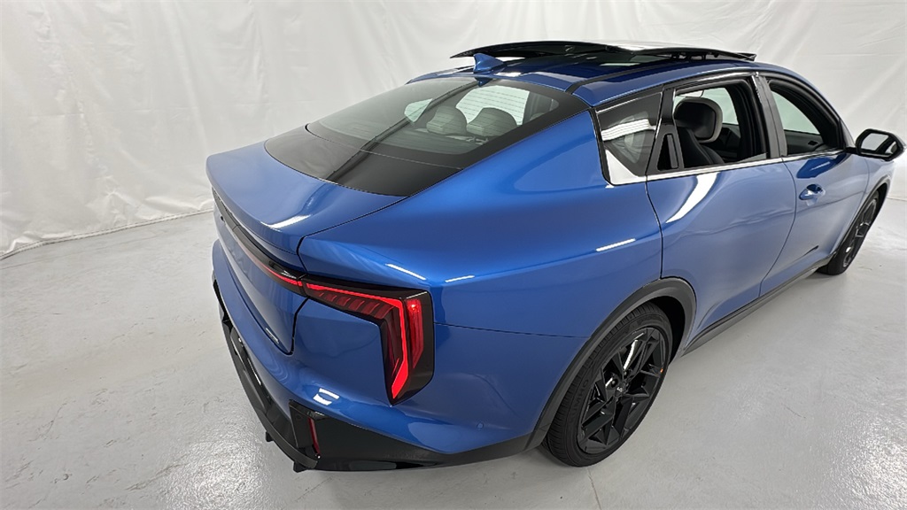 2025 Kia K4 GT-Line Turbo photo 3