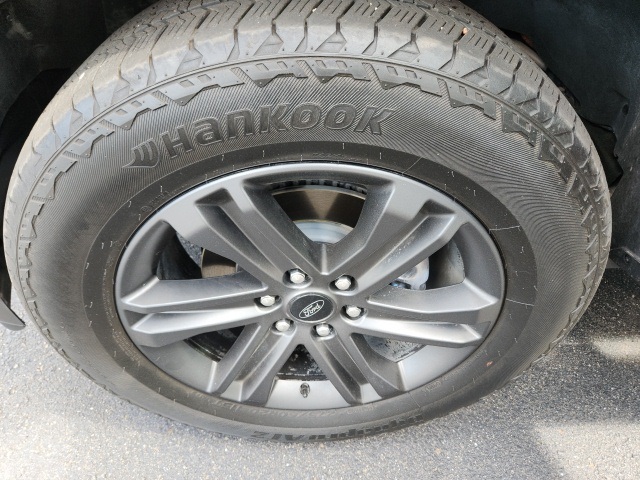 2023 Ford F-150 Lariat photo 8