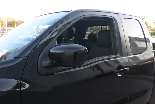 2025 Nissan Frontier King Cab SV photo 12