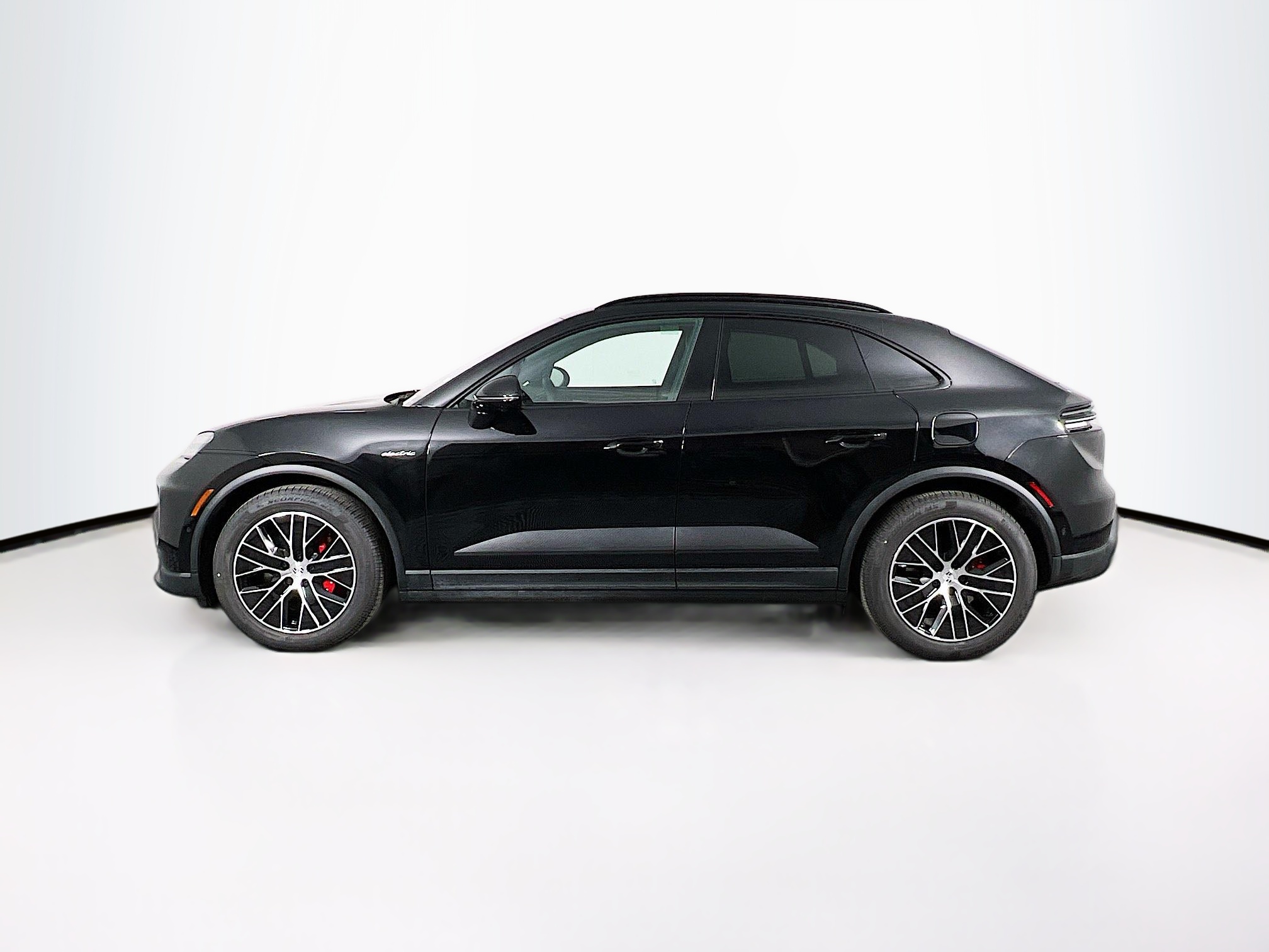 2025 Porsche Macan Electric photo 2
