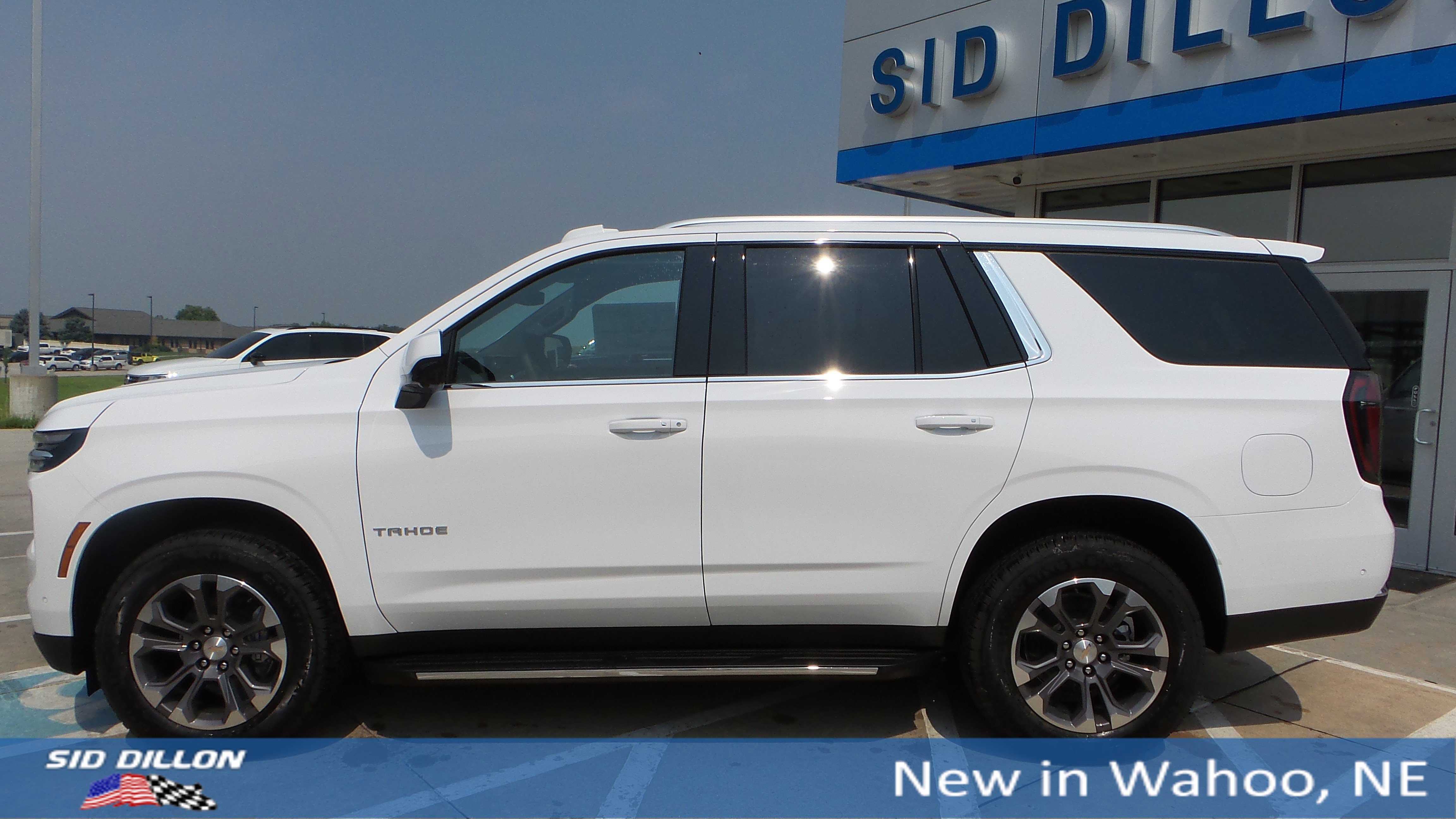 2025 Chevrolet Tahoe LS photo 2