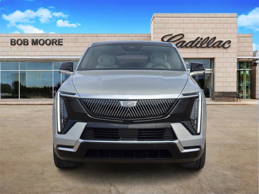 2025 Cadillac Escalade IQ Luxury photo 2