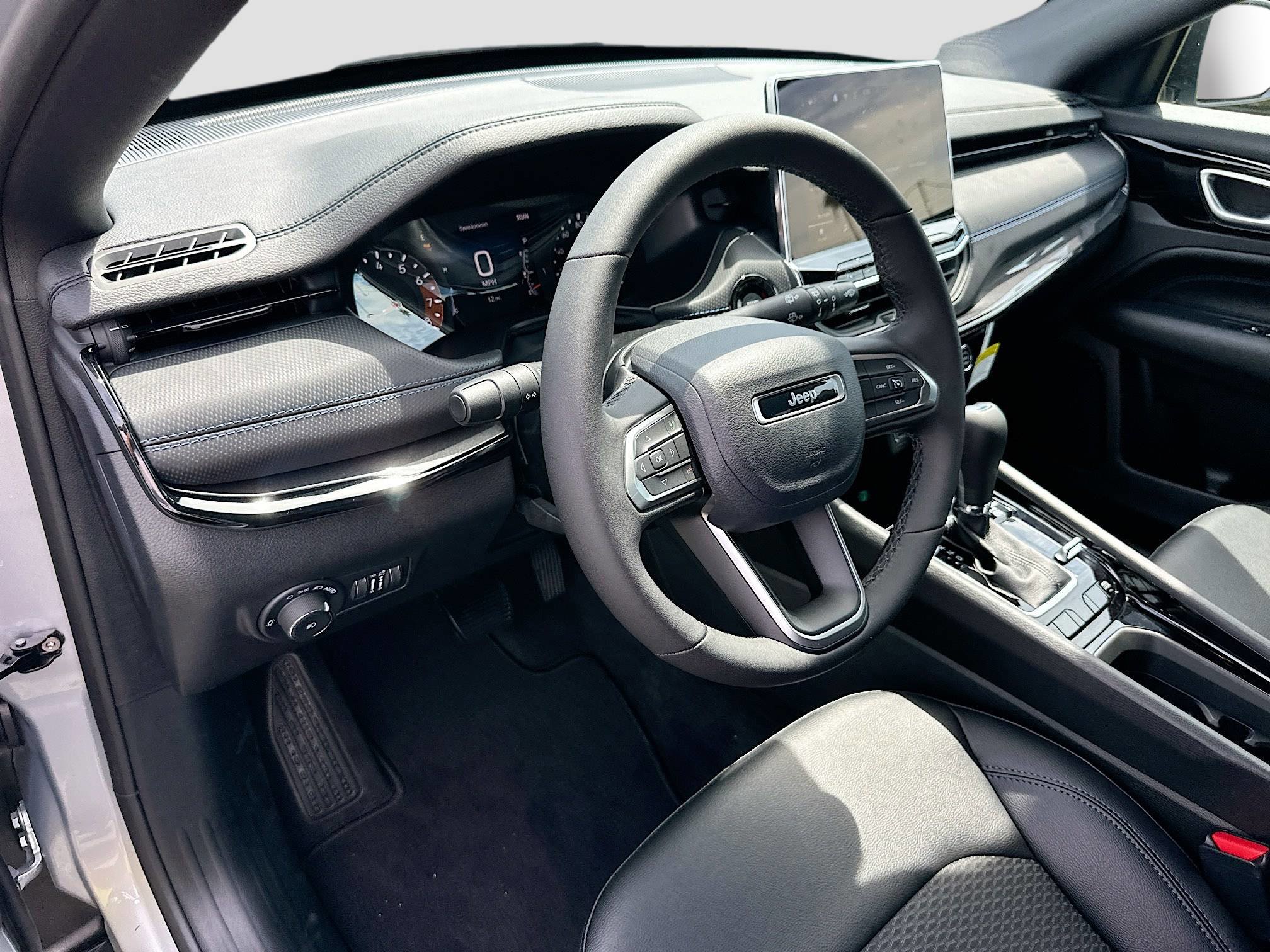 2026 Jeep Compass Latitude Altitude photo 6