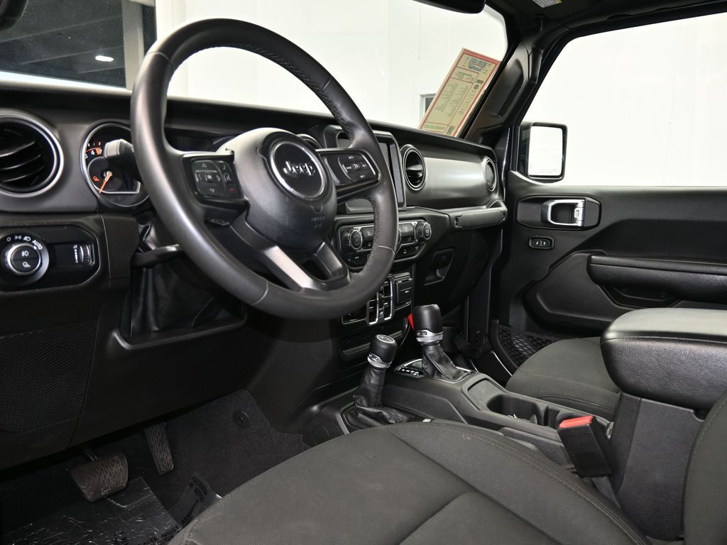 2023 Jeep Gladiator Sport photo 11