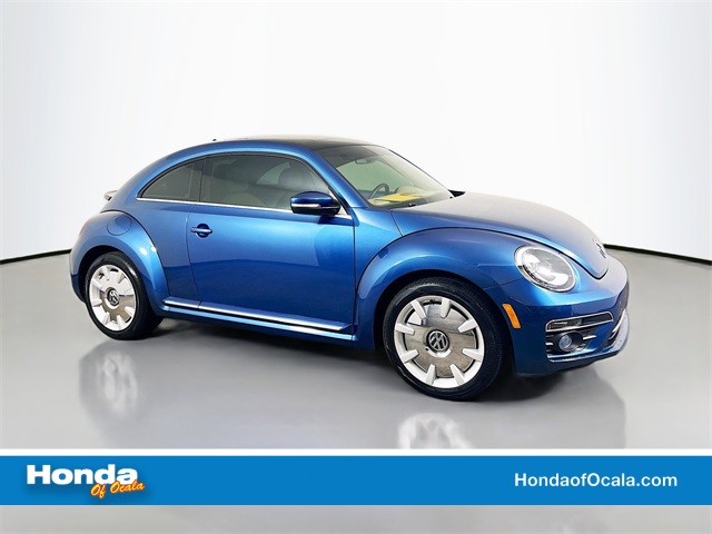 2019 Volkswagen Beetle SE's photo