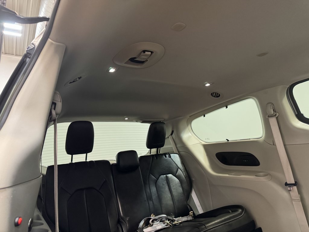 2018 Chrysler Pacifica Limited photo 18