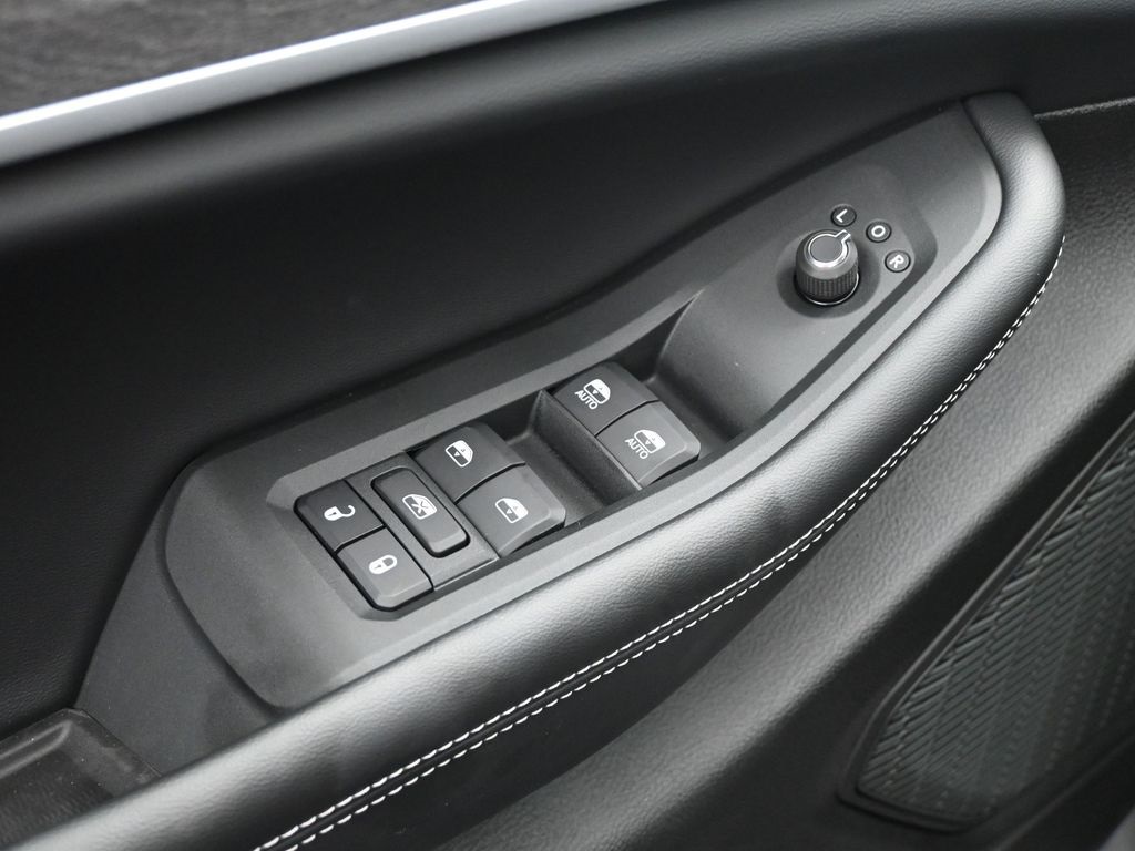 2025 Jeep Grand Cherokee Limited photo 17