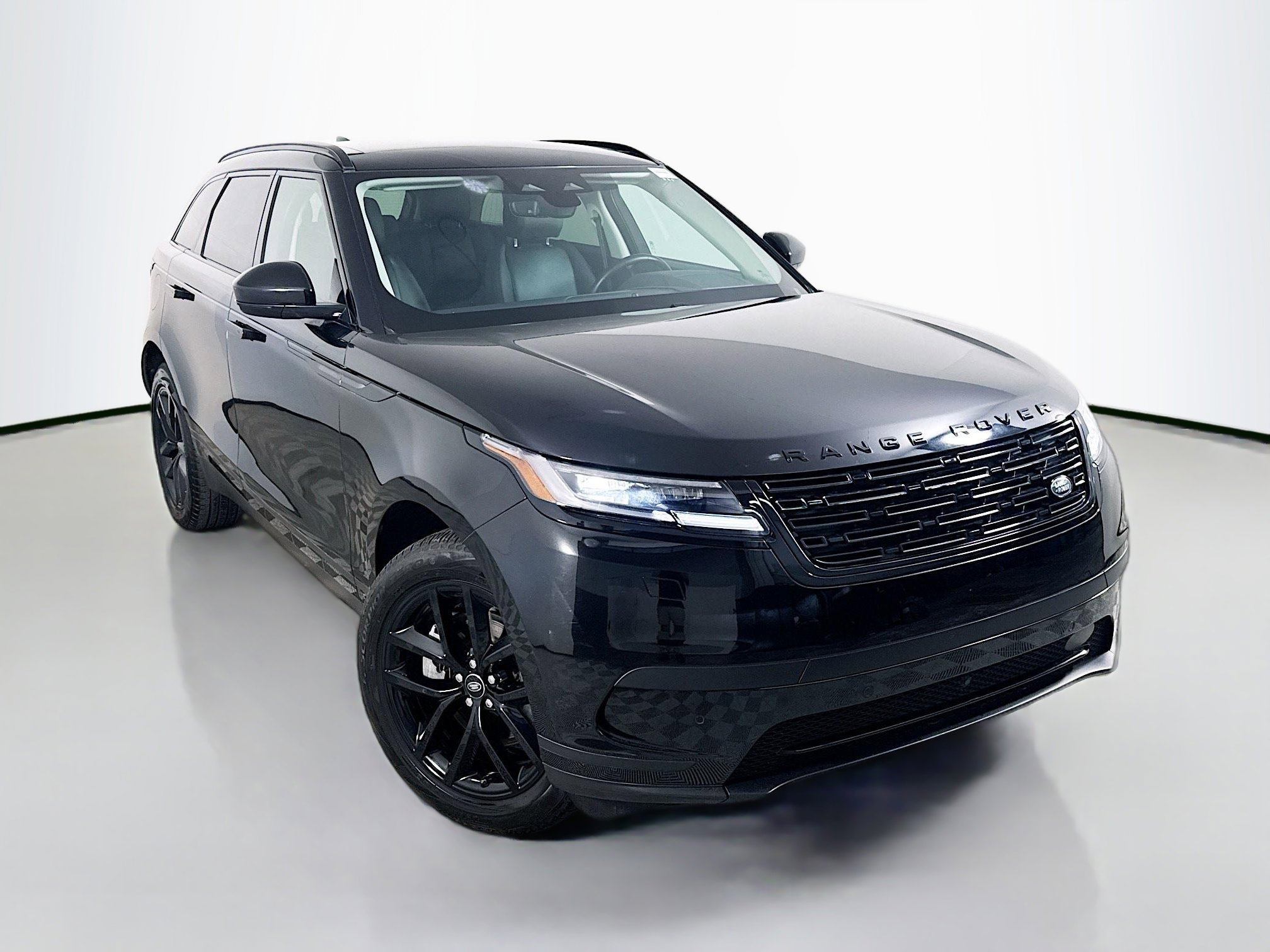 2024 Land Rover Range Rover Velar S's photo