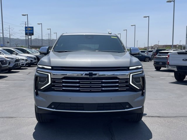 2025 Chevrolet Suburban Premier photo 3