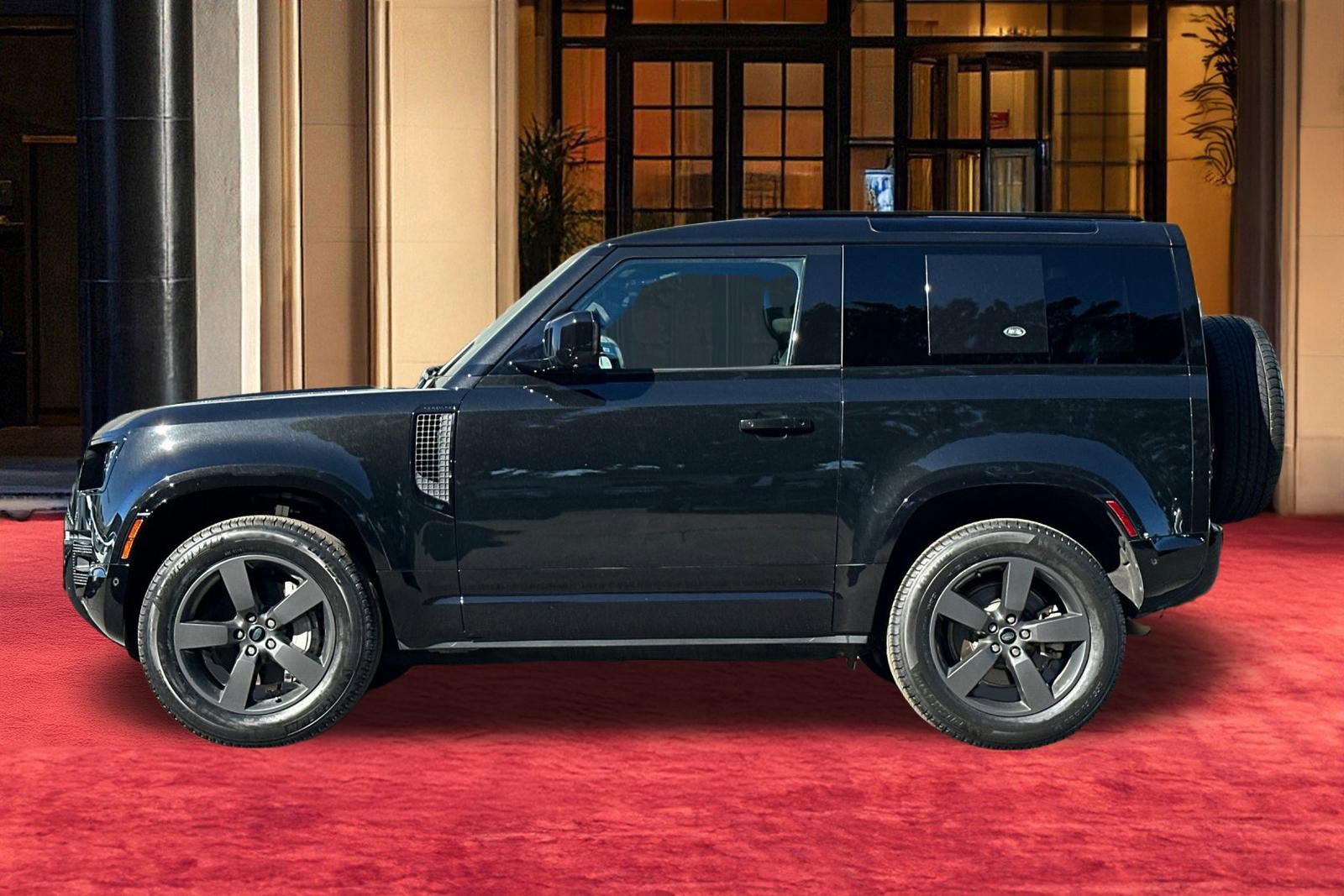 2023 Land Rover Defender X-Dynamic SE photo 2