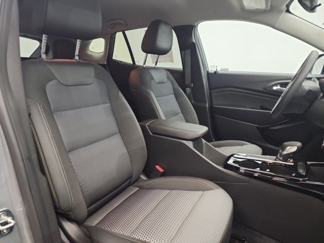 2024 Chevrolet Trax LT photo 28