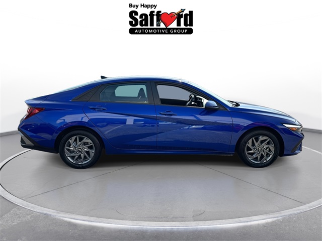 2024 Hyundai Elantra SEL photo 4