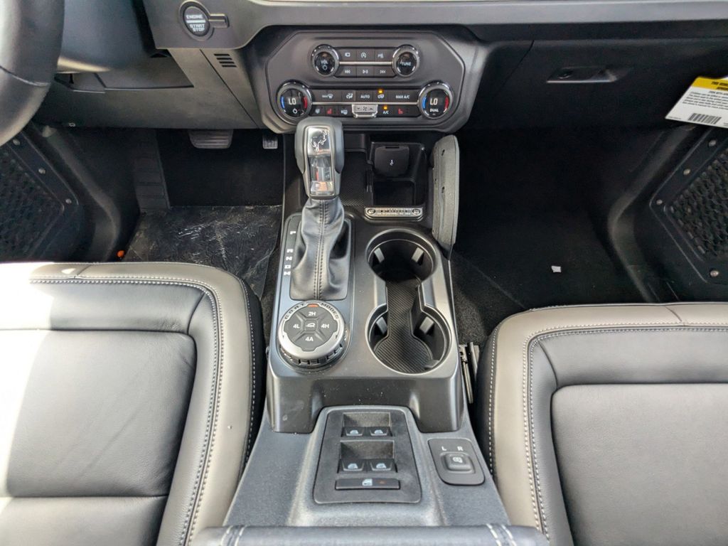 2025 Ford Bronco Outer Banks photo 19