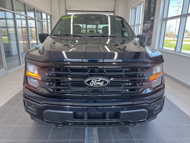2025 Ford F-150 XLT photo 2
