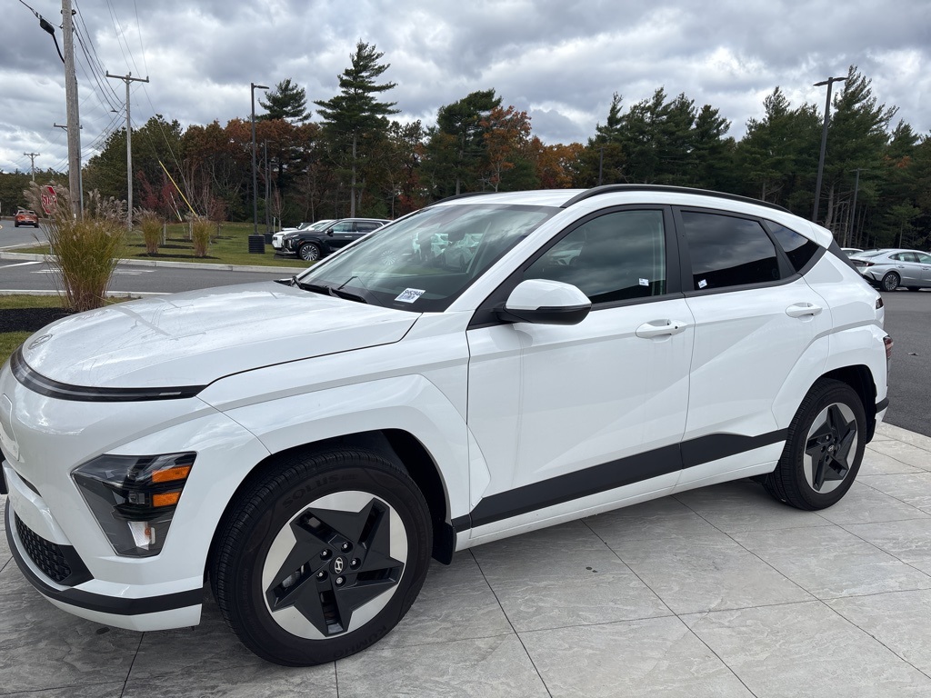 2024 Hyundai Kona Electric SEL photo 3