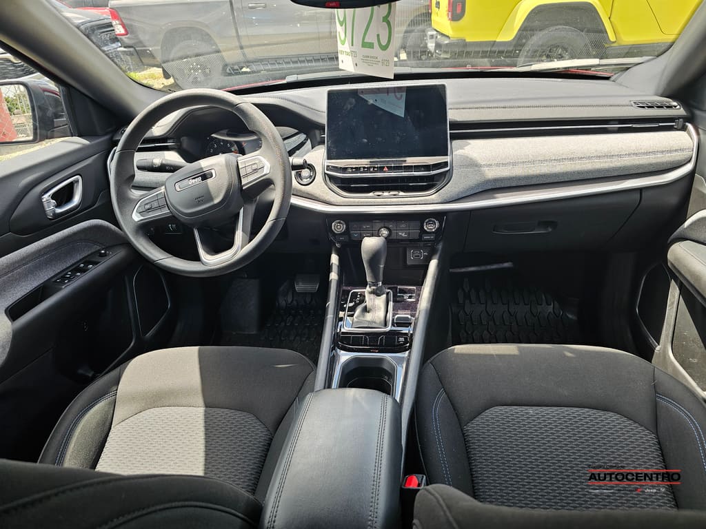 2024 Jeep Compass Sport photo 3