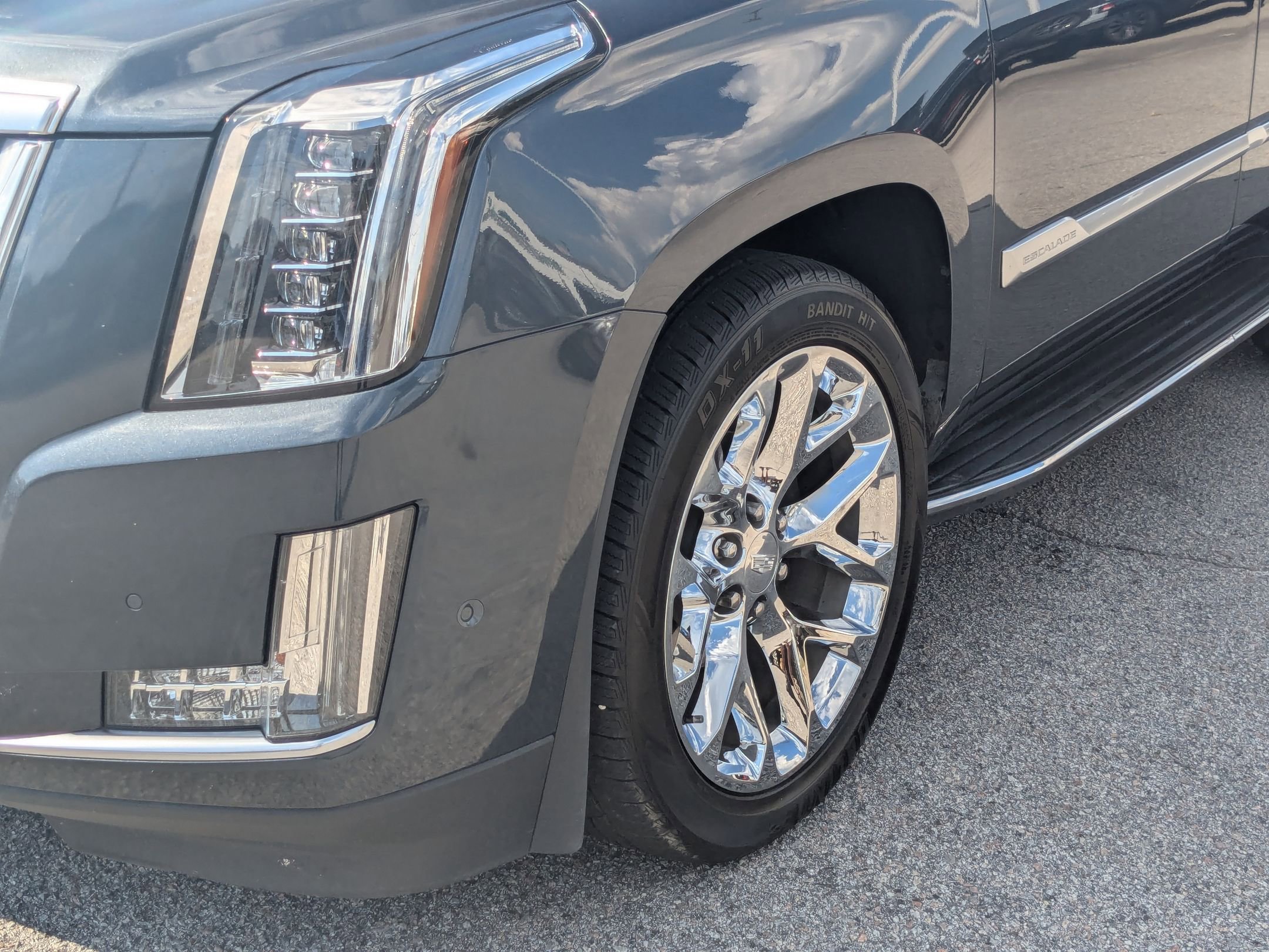 2020 Cadillac Escalade Luxury photo 5