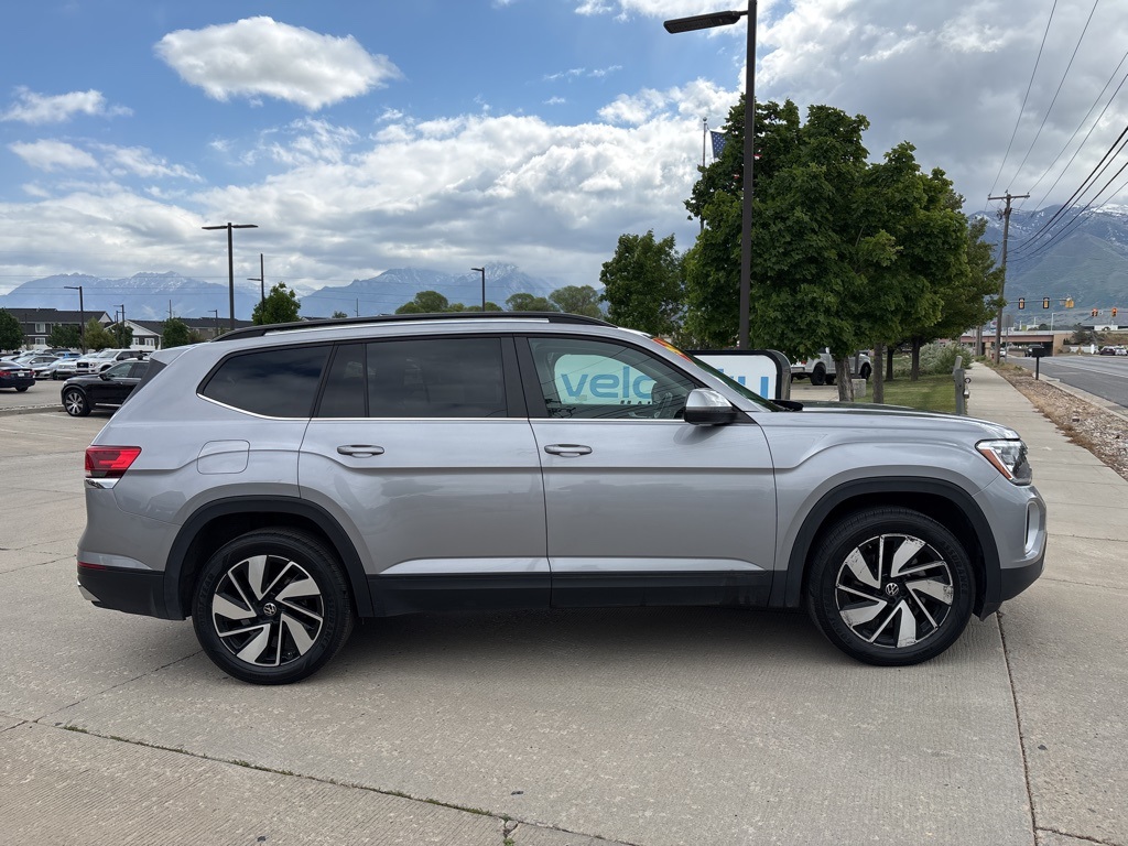 2024 Volkswagen Atlas SE Technology photo 3