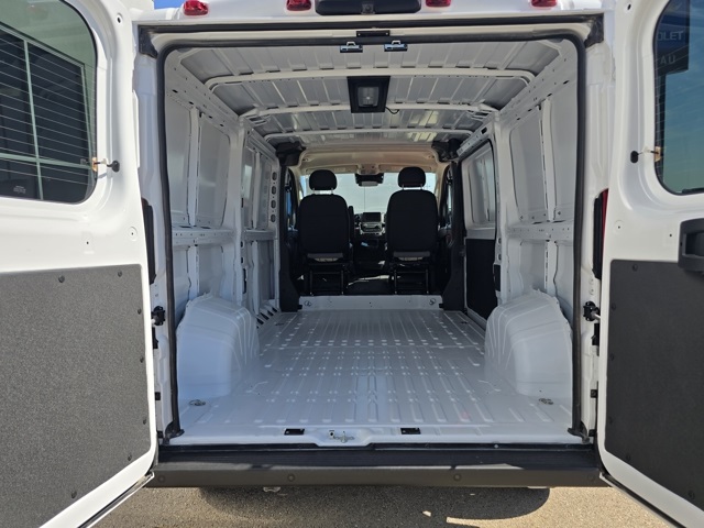 2025 Ram ProMaster 1500 SLT photo 8