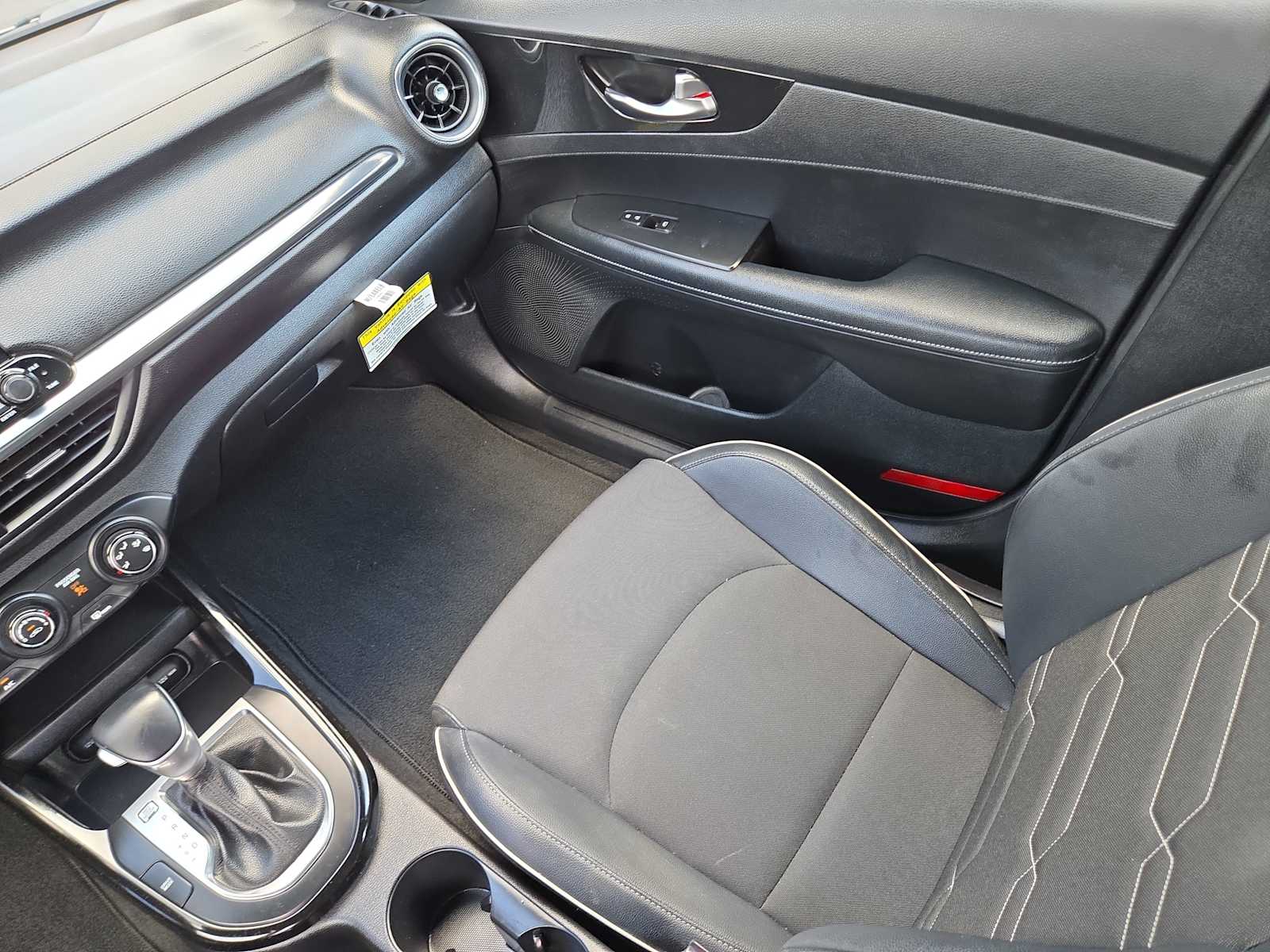 2021 Kia Forte GT-Line photo 13