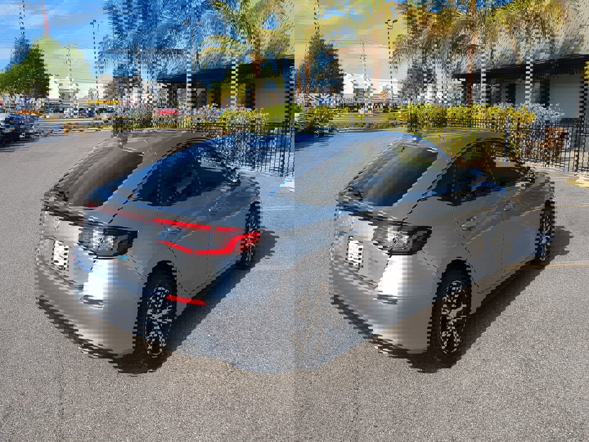 2024 Honda Civic Hatchback LX photo 4