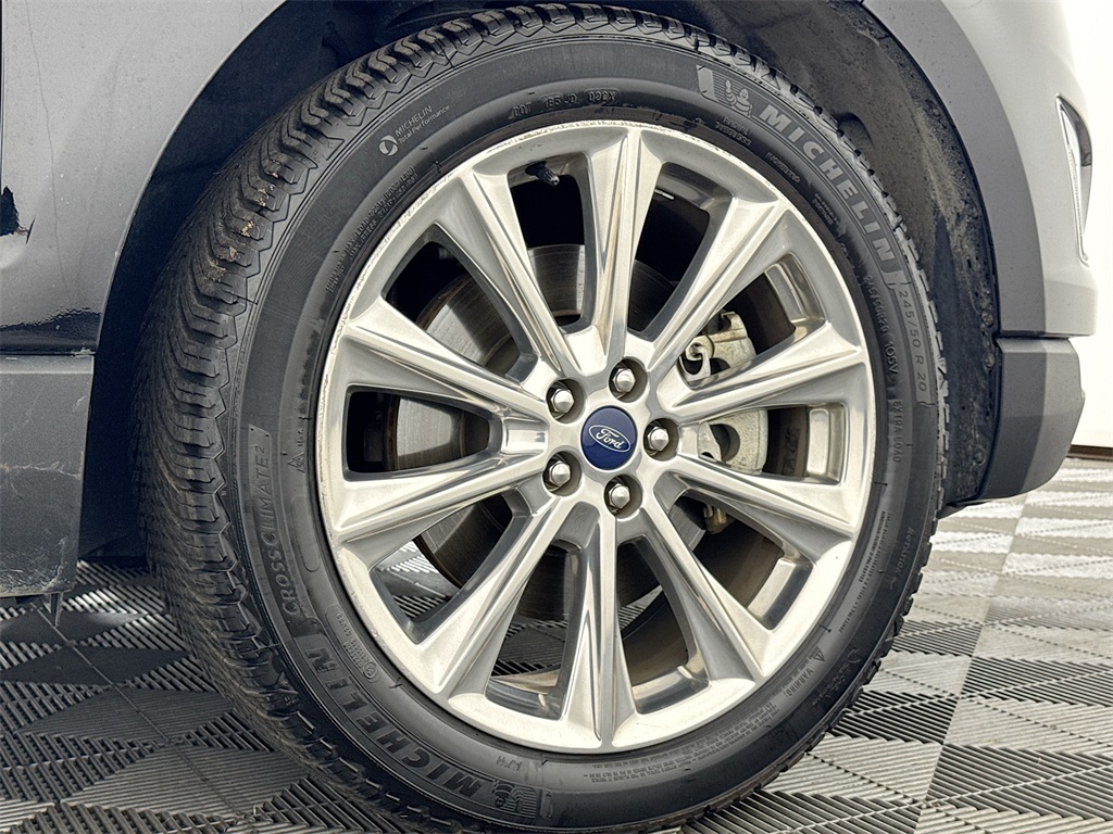 2018 Ford Edge Titanium photo 21