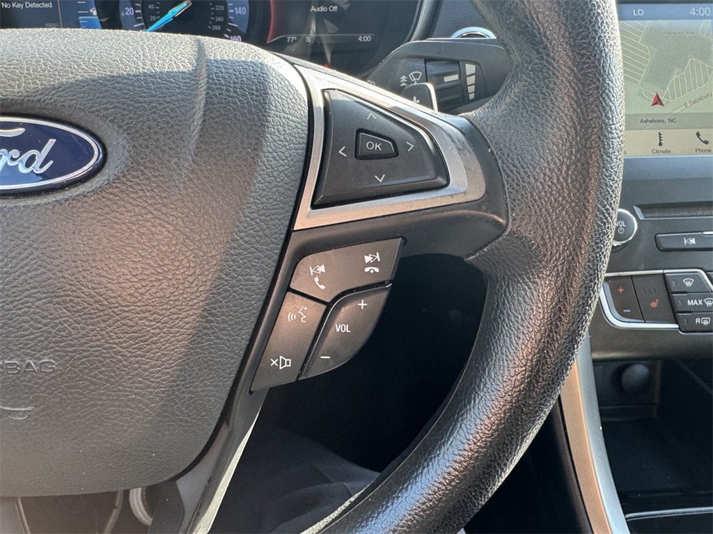 2018 Ford Fusion SE photo 22