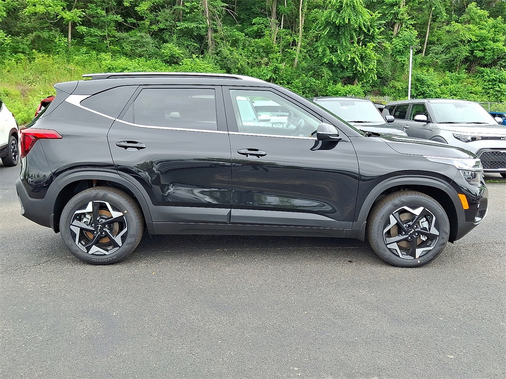 2025 Kia Seltos EX photo 5