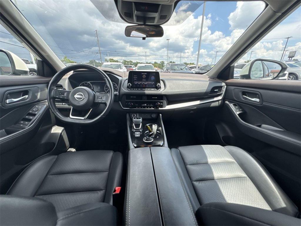 2023 Nissan Rogue SV photo 4