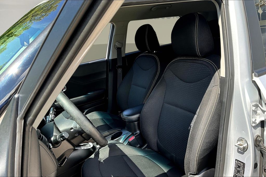 2016 Kia Soul Plus photo 17