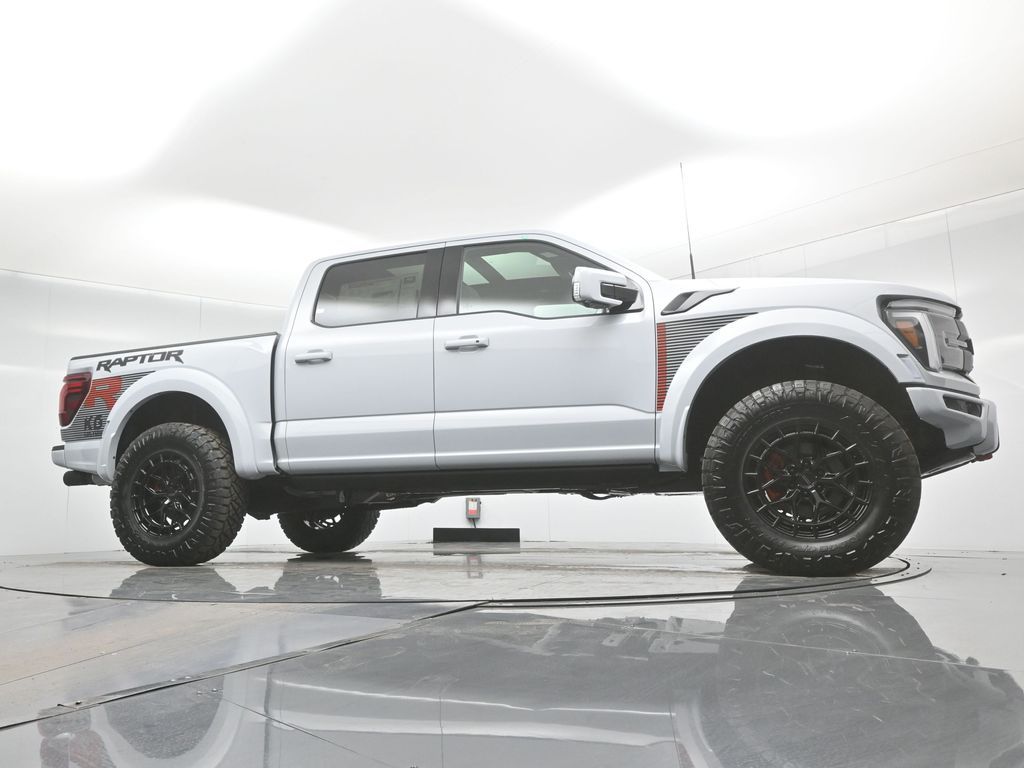 2025 Ford F-150 Raptor photo 2