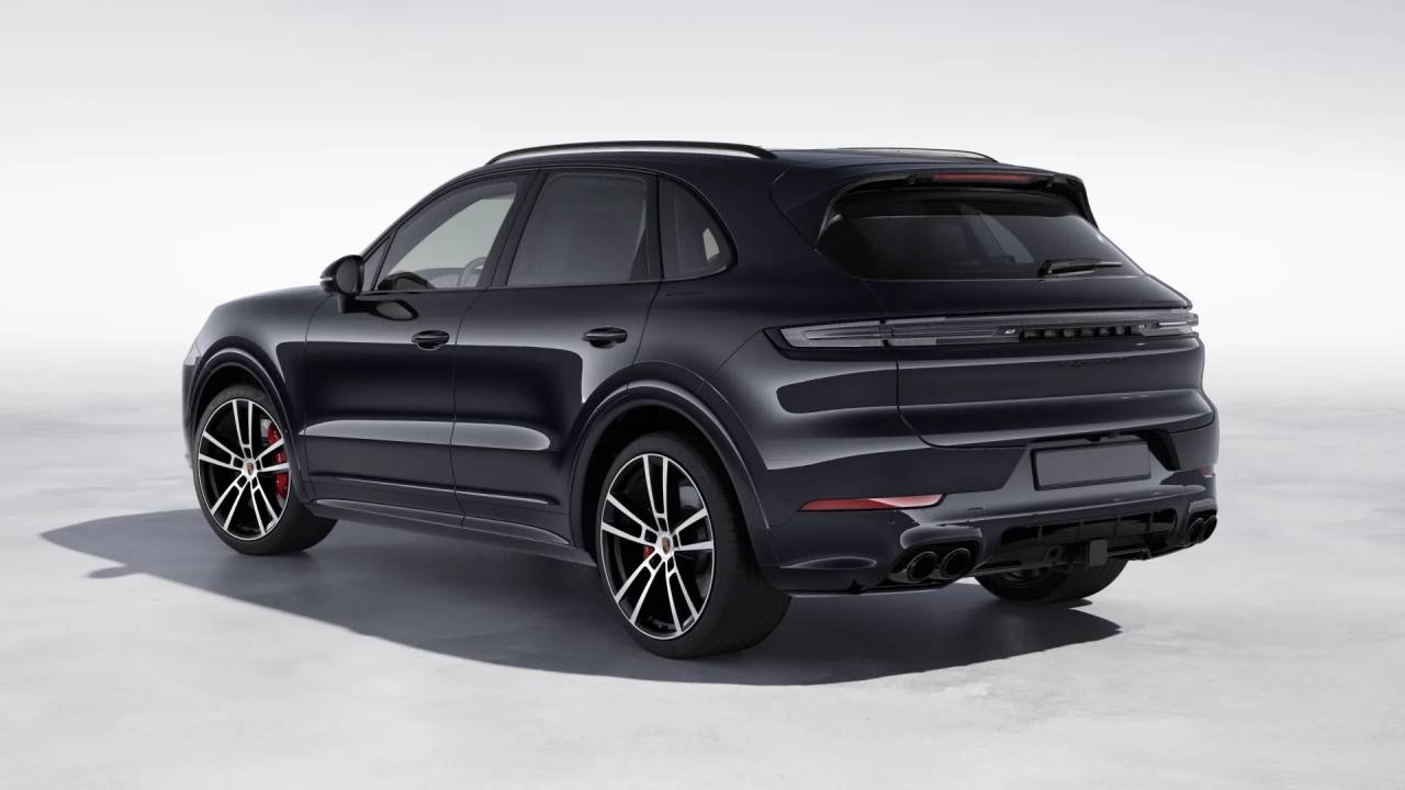 2026 Porsche Cayenne GTS photo 3