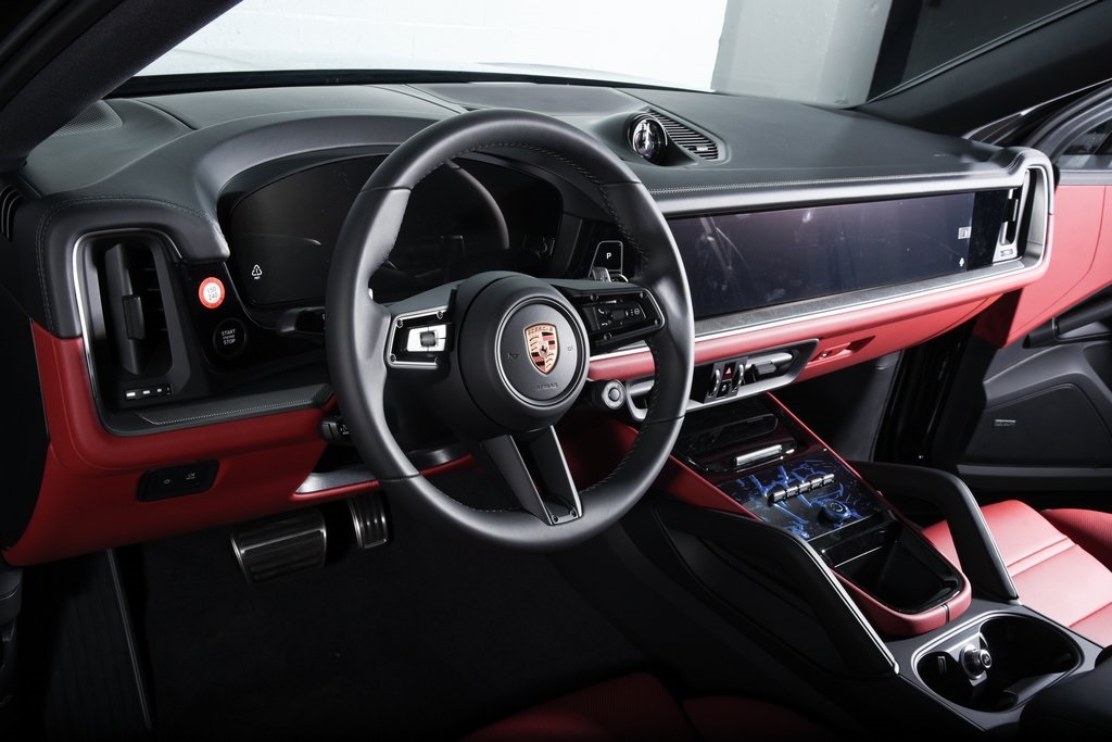 2025 Porsche Cayenne photo 4