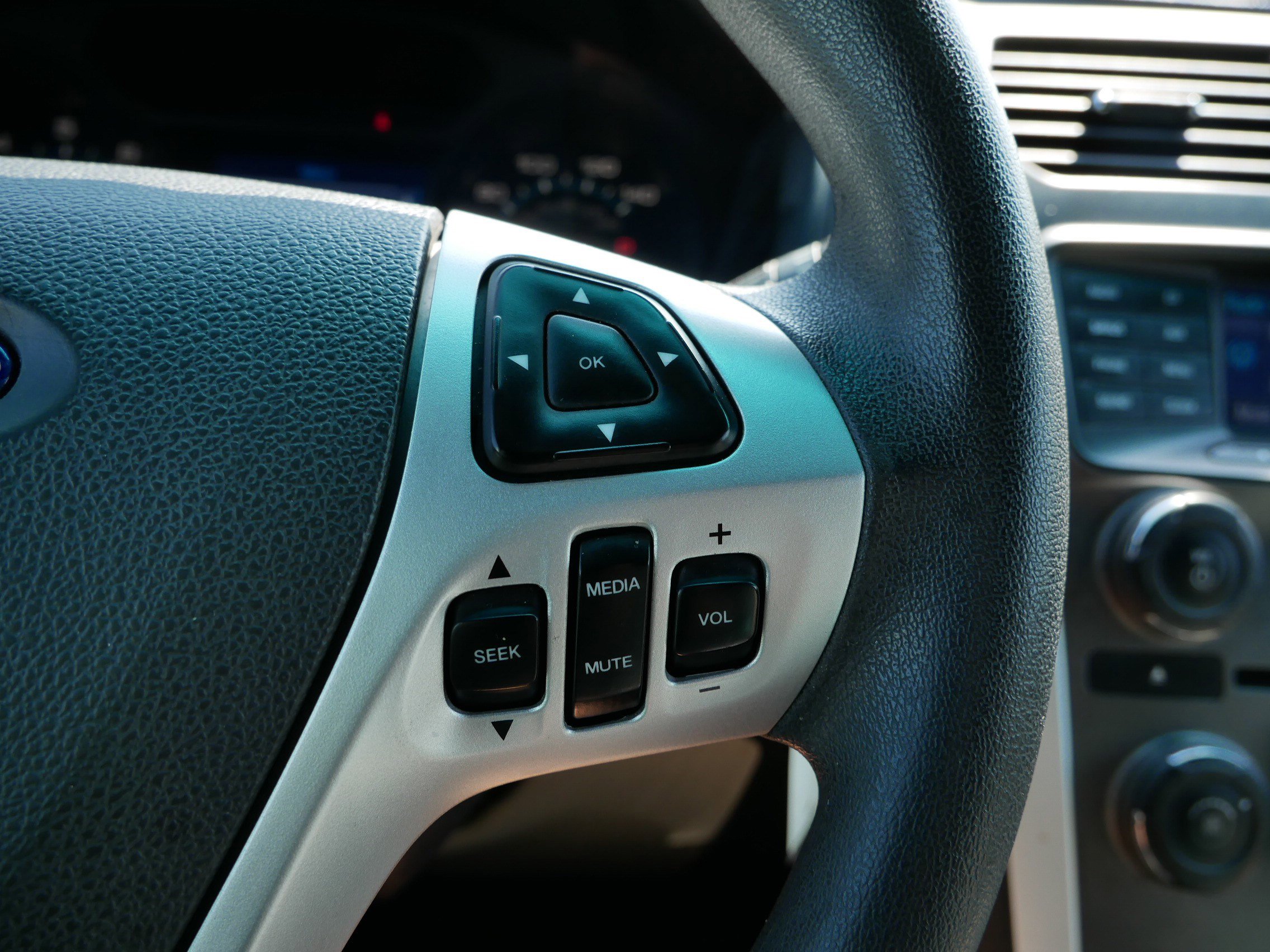 2012 Ford Explorer Base photo 27