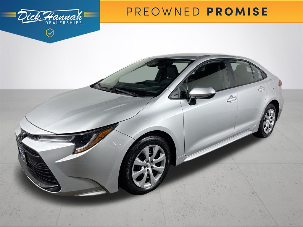 2023 Toyota Corolla LE's photo