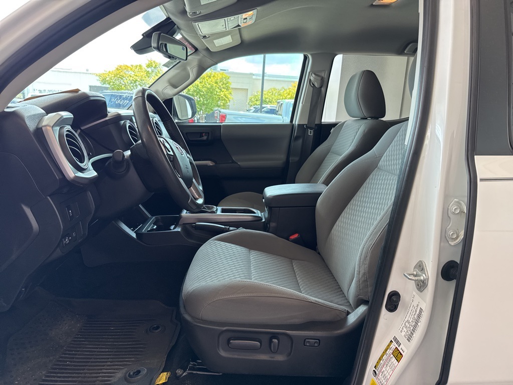 2023 Toyota Tacoma SR5 photo 2